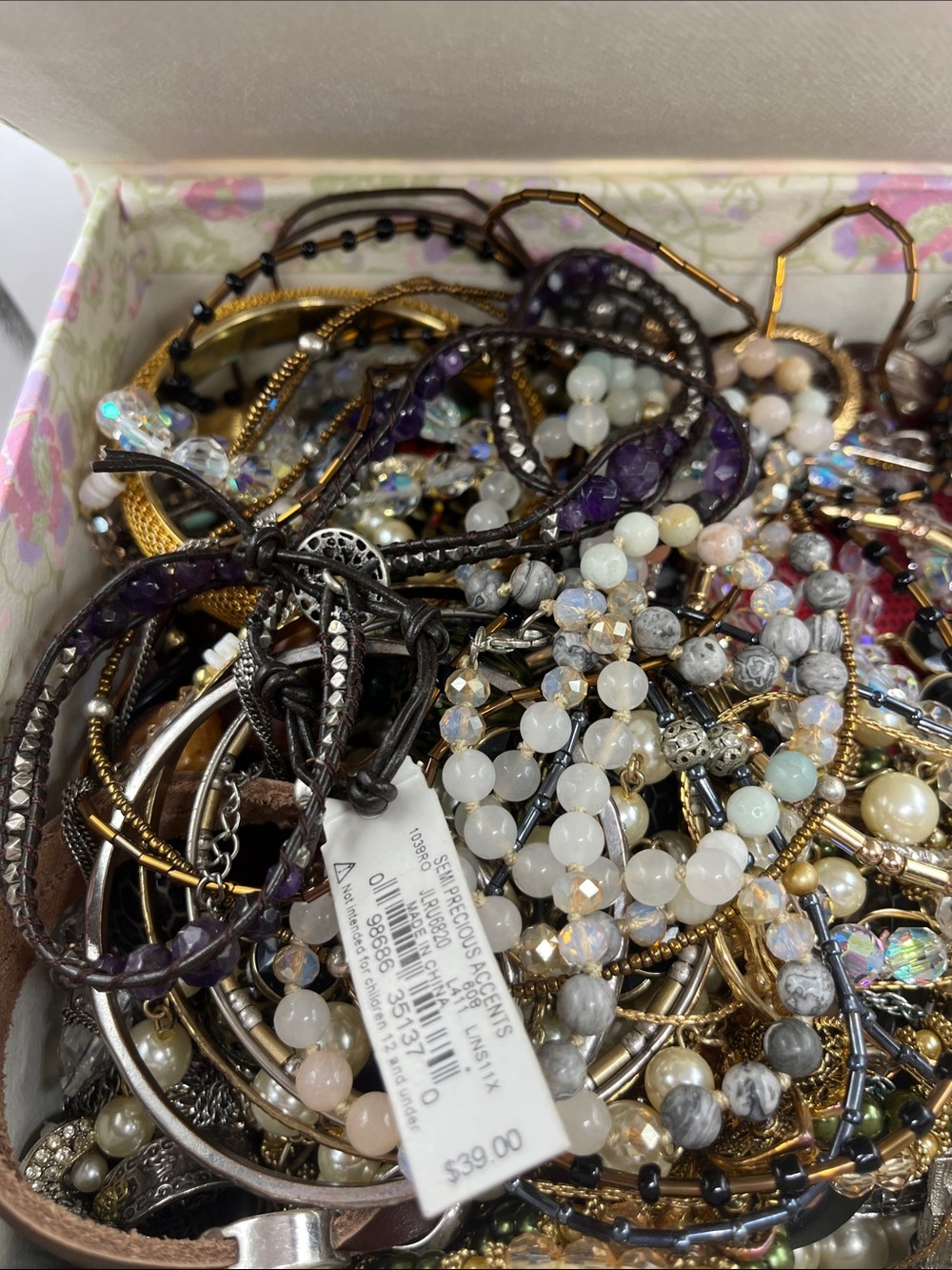 Mystery Jewelry & Keepsake Box 50 pieces 3 lbs - Picture 6 of 8